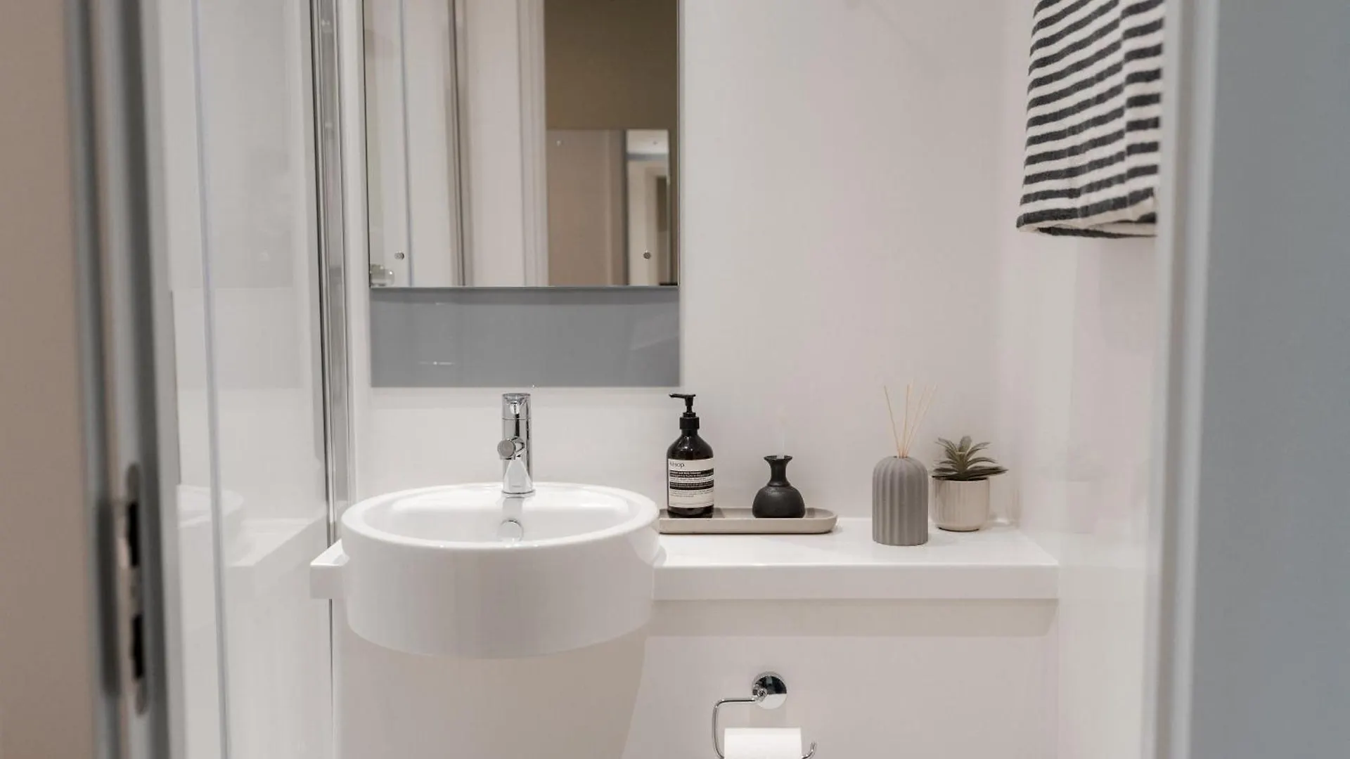 Students Only South London Homes Apartment